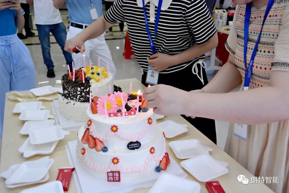 员工生日会|一岁一礼，，，，，，，，温暖相随
